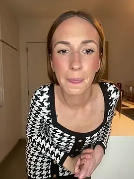 lola tentatiion online show from February 2025 08:44:02 PM