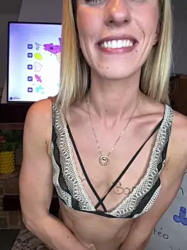 lola tentatiion online show from September 2025 08:19:01 PM