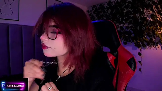 Kitty Gang online show from November 2025 02:12:01 AM