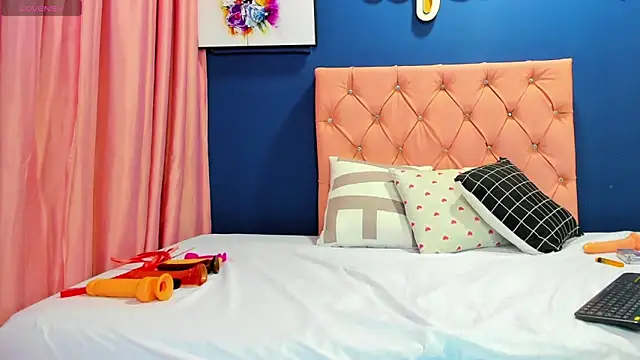 Snapshot of Cindy_milf chatting on March 2025 04:25:02 AM Cindy milf online show from March 2025 04:25:02 AM