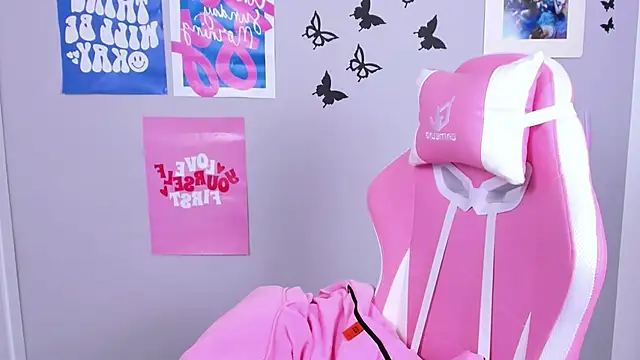 Snapshot of MiaMilas chatting on January 2025 06:06:02 AM MiaMilas online show from January 2025 06:06:02 AM