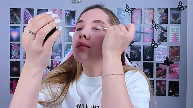 Snapshot of MiaMilas chatting on February 2025 09:42:01 AM MiaMilas online show from February 2025 09:42:01 AM