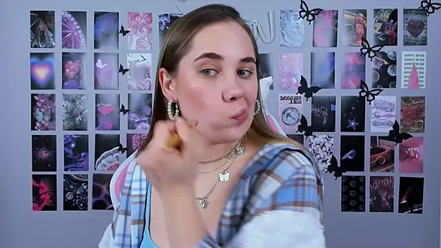 Snapshot of MiaMilas chatting on February 2025 08:17:02 AM MiaMilas online show from February 2025 08:17:02 AM