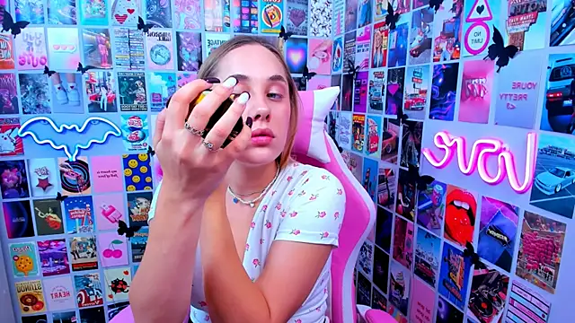 Snapshot of MiaMilas chatting on September 2025 05:29:02 PM MiaMilas online show from September 2025 05:29:02 PM