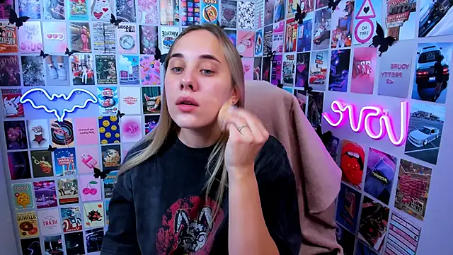 Snapshot of MiaMilas chatting on October 2025 04:09:01 AM MiaMilas online show from October 2025 04:09:01 AM