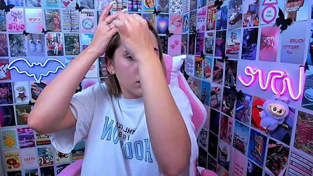 Snapshot of MiaMilas chatting on October 2025 05:31:02 PM MiaMilas online show from October 2025 05:31:02 PM