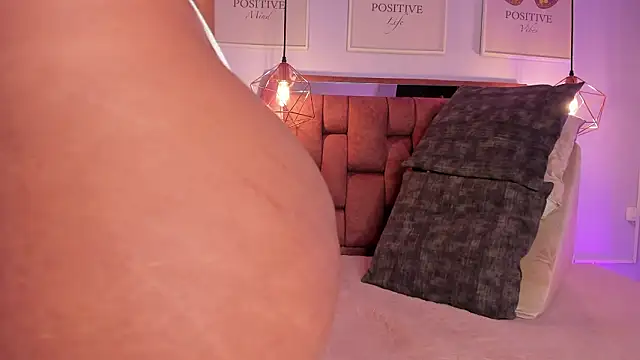 kristakinnky online show from March 2026 11:43:02 AM