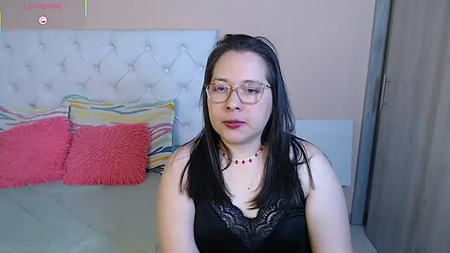 May Carlier online show from November 2025 12:00:01 AM