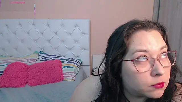 May Carlier online show from December 2025 03:11:01 AM