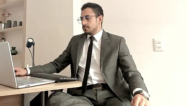 Snapshot of pablo-rincon95 chatting on January 2025 03:44:02 PM pablo-rincon95 online show from January 2025 03:44:02 PM