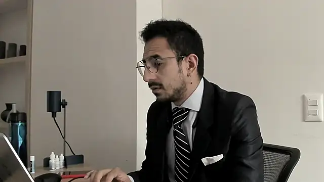 Snapshot of pablo-rincon95 chatting on January 2025 05:12:02 PM pablo-rincon95 online show from January 2025 05:12:02 PM