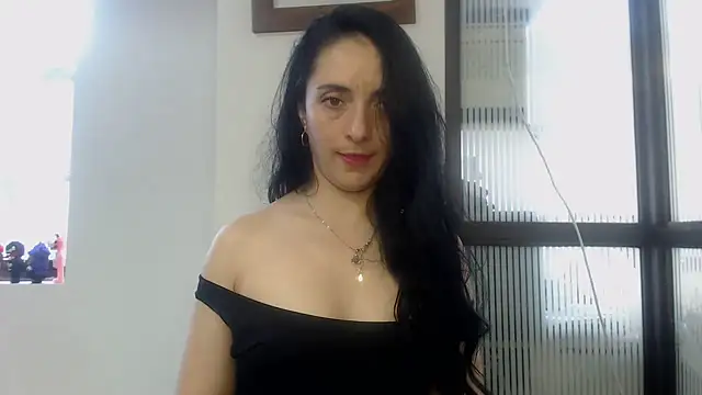 Snapshot of amellie_ros chatting on October 2025 05:30:02 PM amellie ros online show from October 2025 05:30:02 PM