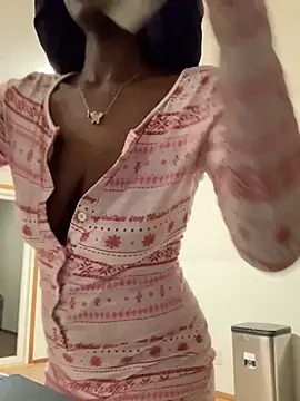 Snapshot of spicysugar74 chatting on December 2024 11:31:02 PM spicysugar74 online show from December 2024 11:31:02 PM