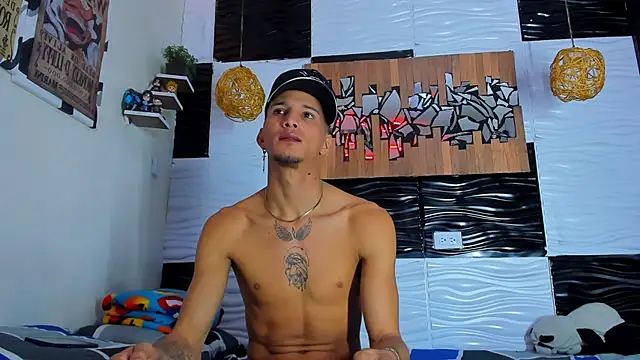 Snapshot of Friendsofeverything_ chatting on November 2025 03:27:02 PM Friendsofeverything online show from November 2025 03:27:02 PM