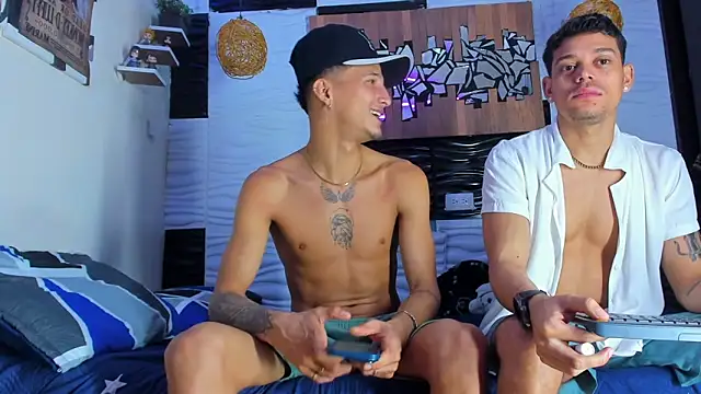 Snapshot of Friendsofeverything_ chatting on December 2025 01:48:01 PM Friendsofeverything online show from December 2025 01:48:01 PM