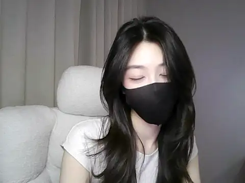 Snapshot of xiaxia-baby_ chatting on November 2025 07:48:02 PM xiaxia-baby online show from November 2025 07:48:02 PM