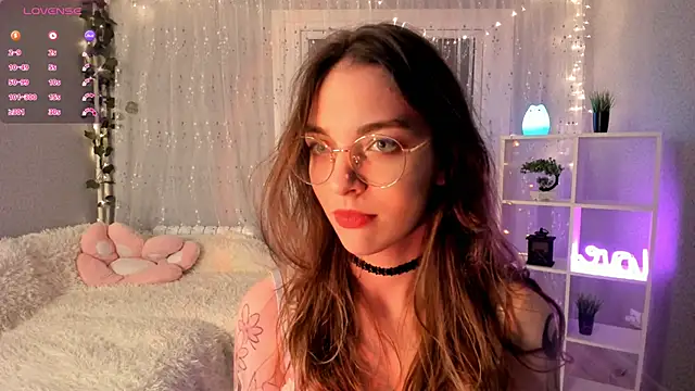 Snapshot of AraCopple chatting on December 2024 08:04:02 PM AraCopple online show from December 2024 08:04:02 PM