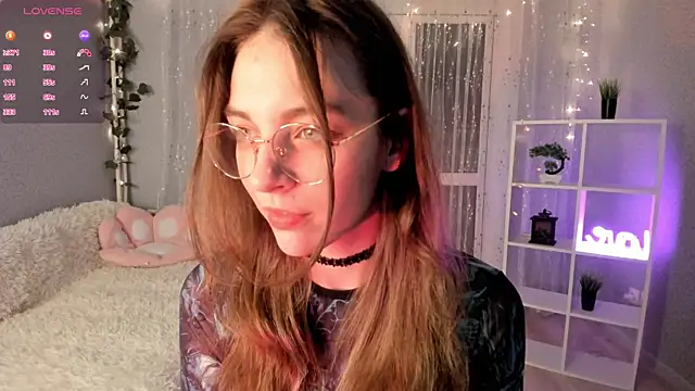 Snapshot of AraCopple chatting on December 2024 12:42:02 AM AraCopple online show from December 2024 12:42:02 AM