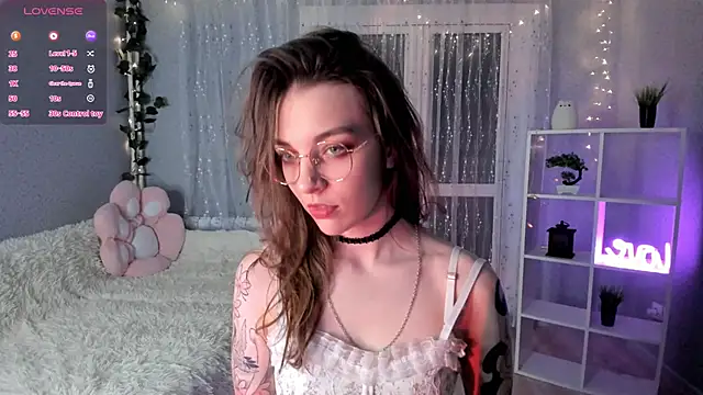 Snapshot of AraCopple chatting on December 2024 09:31:02 PM AraCopple online show from December 2024 09:31:02 PM