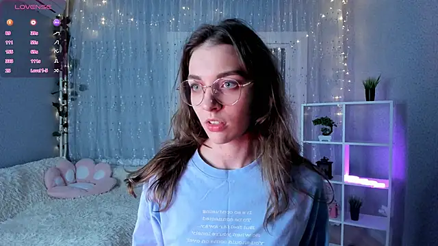 Snapshot of AraCopple chatting on December 2024 09:15:01 PM AraCopple online show from December 2024 09:15:01 PM