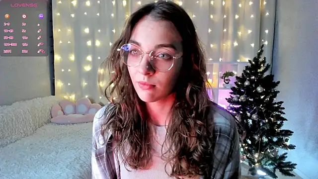 Snapshot of AraCopple chatting on January 2025 06:15:01 PM AraCopple online show from January 2025 06:15:01 PM