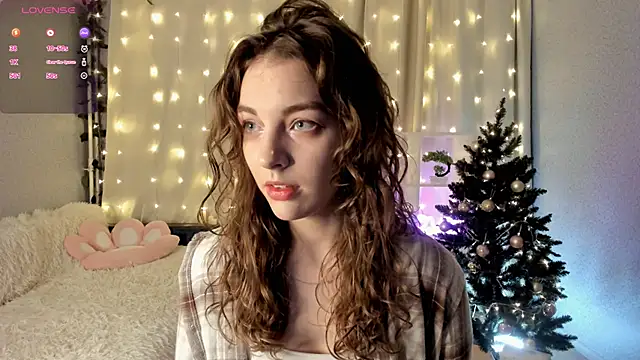 Snapshot of AraCopple chatting on January 2025 05:18:01 PM AraCopple online show from January 2025 05:18:01 PM