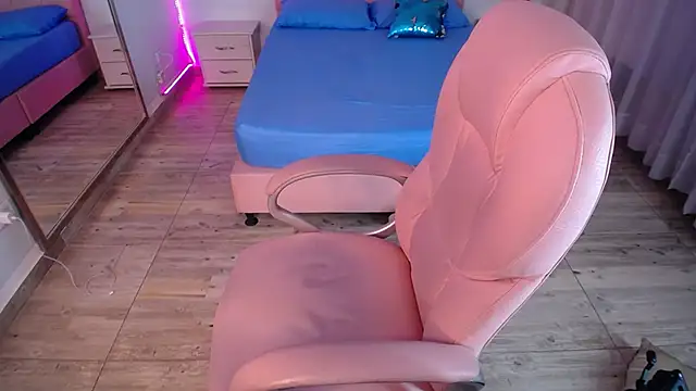 Snapshot of pettit_courtny chatting on January 2025 09:25:02 AM pettit courtny online show from January 2025 09:25:02 AM