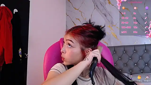 Snapshot of pettit_courtny chatting on February 2025 07:38:01 PM pettit courtny online show from February 2025 07:38:01 PM