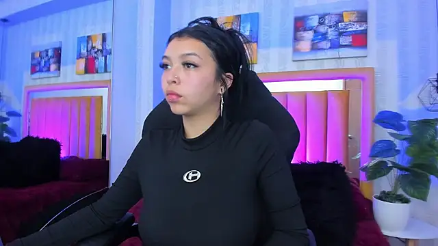 pettit courtny online show from December 2025 08:06:02 PM