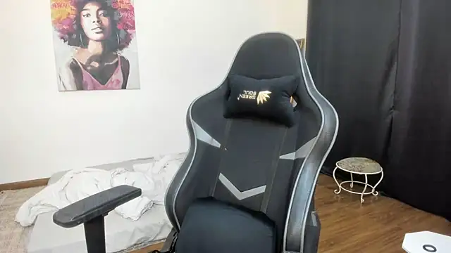 Snapshot of GoddessAnna chatting on December 2024 05:12:01 PM GoddessAnna online show from December 2024 05:12:01 PM