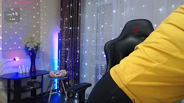 JessieOMays online show from November 2025 01:44:02 AM