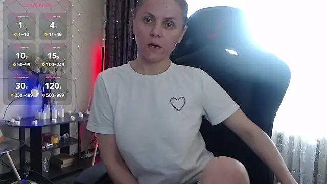 JessieOMays online show from April 2026 09:40:02 AM