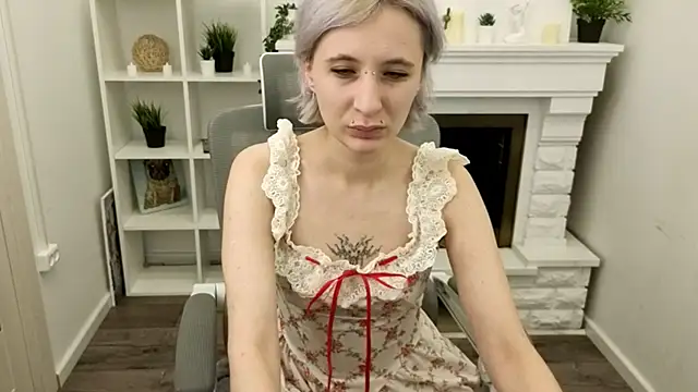 TaylorLunar online show from November 2025 12:59:02 PM