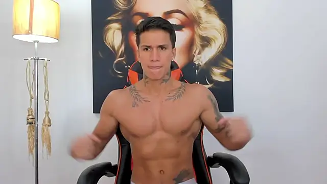 pettergrey1 online show from December 2024 01:21:01 PM