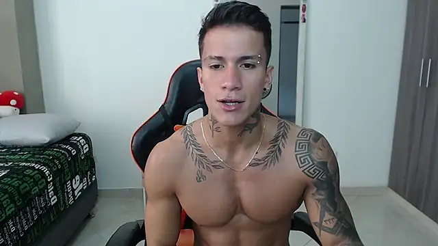 Snapshot of pettergrey1 chatting on March 2026 04:24:02 PM pettergrey1 online show from March 2026 04:24:02 PM