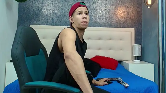 Erick Zhimerman online show from March 2026 03:33:02 AM