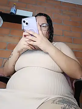 CinnamonCookiez online show from January 2026 05:09:01 AM