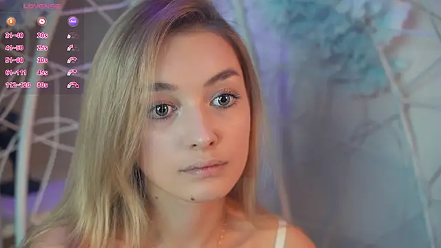 Snapshot of FlairCunard chatting on December 2024 07:36:01 PM FlairCunard online show from December 2024 07:36:01 PM