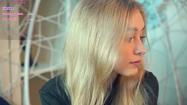 Snapshot of FlairCunard chatting on December 2024 02:49:02 PM FlairCunard online show from December 2024 02:49:02 PM