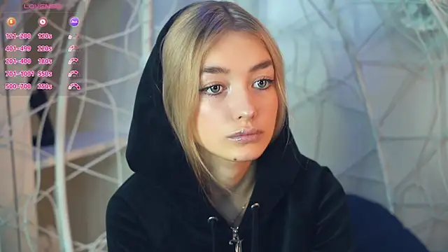 Snapshot of FlairCunard chatting on December 2024 02:50:02 PM FlairCunard online show from December 2024 02:50:02 PM