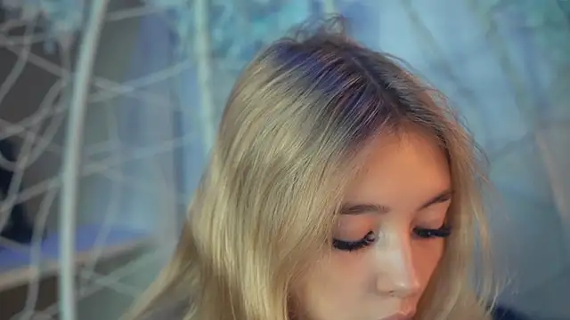 Snapshot of FlairCunard chatting on December 2024 02:58:02 PM FlairCunard online show from December 2024 02:58:02 PM