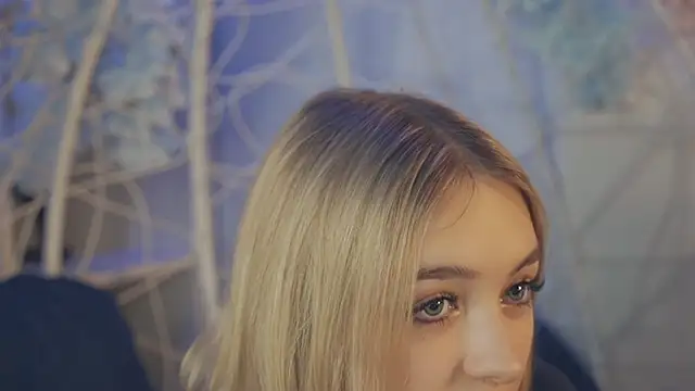 Snapshot of FlairCunard chatting on January 2025 08:47:02 PM FlairCunard online show from January 2025 08:47:02 PM