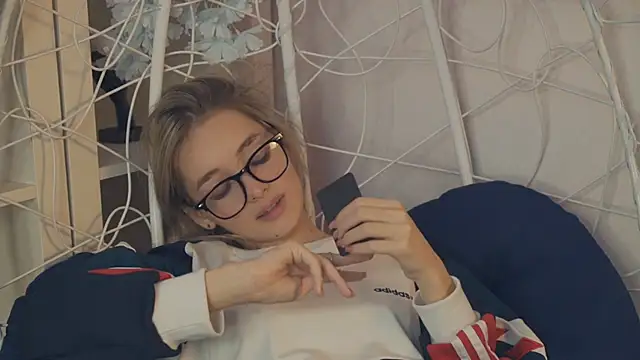 Snapshot of FlairCunard chatting on January 2025 11:51:02 PM FlairCunard online show from January 2025 11:51:02 PM