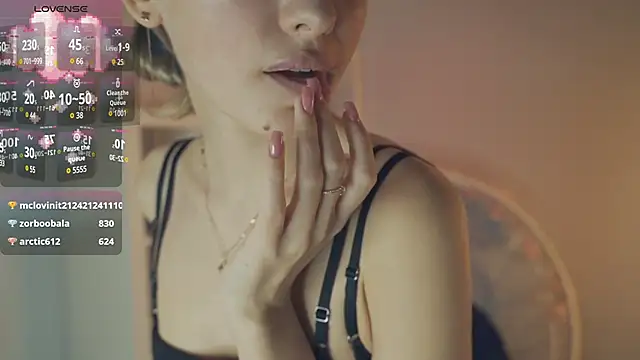 Snapshot of FlairCunard chatting on January 2025 11:59:01 PM FlairCunard online show from January 2025 11:59:01 PM