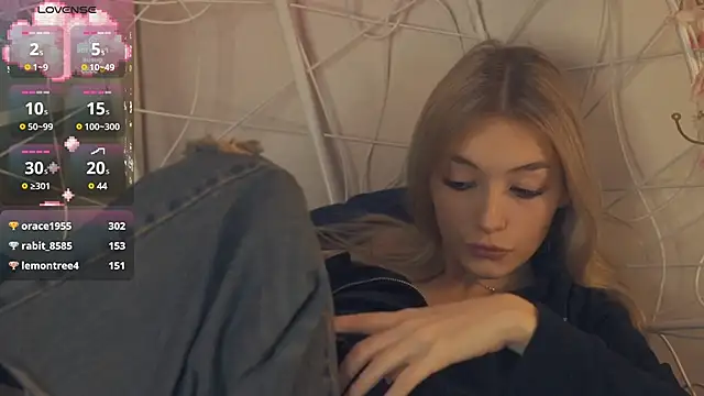 Snapshot of FlairCunard chatting on January 2025 08:46:02 PM FlairCunard online show from January 2025 08:46:02 PM