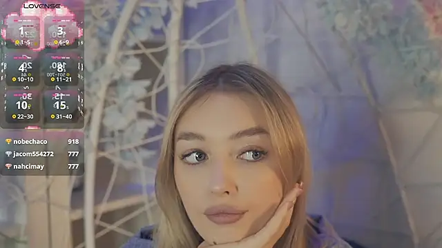 Snapshot of FlairCunard chatting on January 2025 06:43:01 PM FlairCunard online show from January 2025 06:43:01 PM