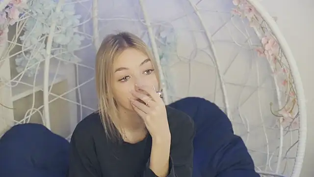 Snapshot of FlairCunard chatting on January 2025 03:13:02 PM FlairCunard online show from January 2025 03:13:02 PM