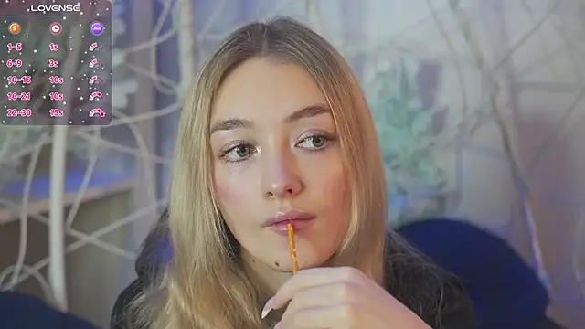 Snapshot of FlairCunard chatting on January 2025 03:58:01 PM FlairCunard online show from January 2025 03:58:01 PM