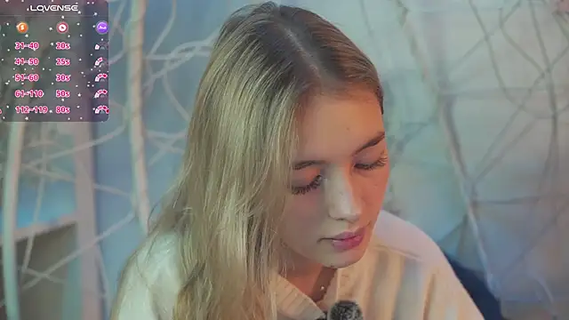 Snapshot of FlairCunard chatting on January 2025 03:11:01 PM FlairCunard online show from January 2025 03:11:01 PM