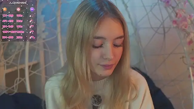 Snapshot of FlairCunard chatting on January 2025 06:14:01 PM FlairCunard online show from January 2025 06:14:01 PM